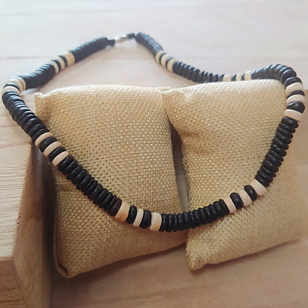 Ξύλινο χειροποίητο ανδρικό κολιέ / Κωδικός Προϊόντος: BR210