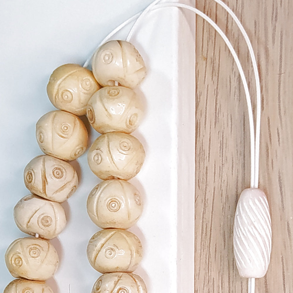 Κομπολόι χειροποίητο από Σκαλιστό Κόκκαλο Καμήλας / Κωδικός Προϊόντος: Ε134